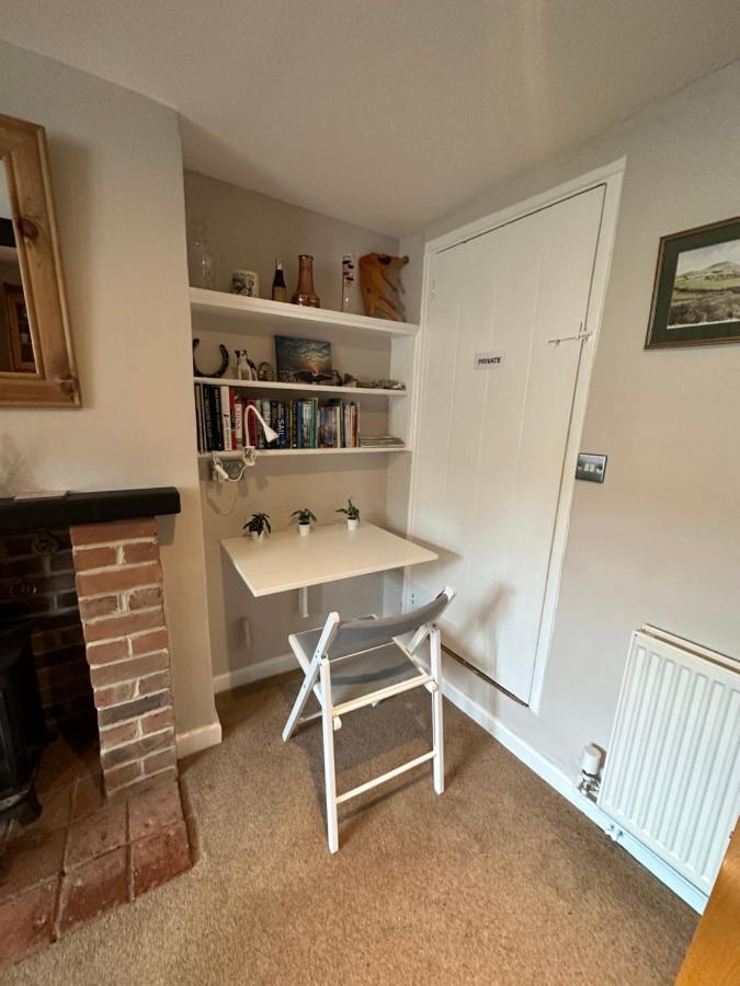 Cottage En-Suite Room With Private Lounge Bridport Exterior photo